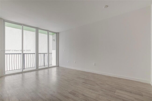 Building Photo - 1756 N Bayshore Dr