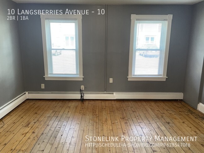 Foto del edificio - 10 Langsberries Ave