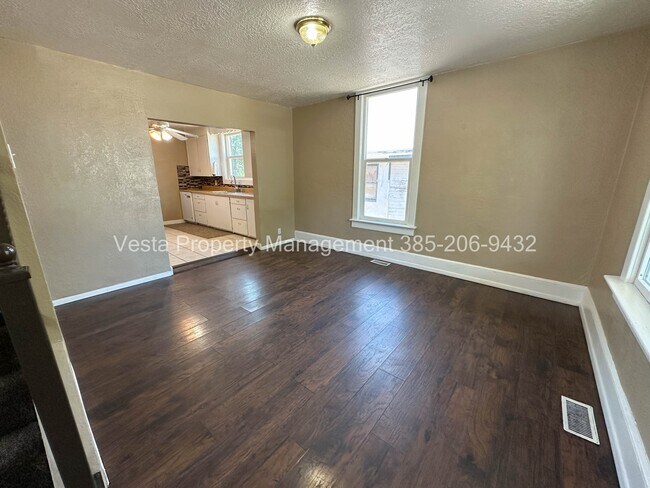 Foto del edificio - 2071 Jefferson Ave