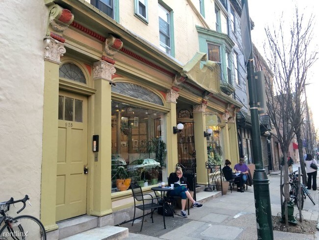 Building Photo - 2 br, 1 bath Apartment - 928 Pine St Apt 17