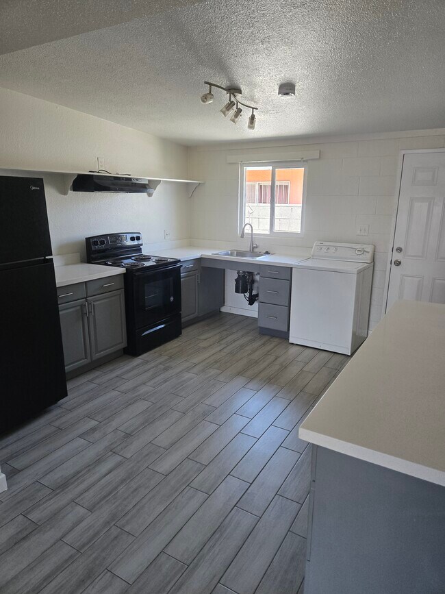 Foto del edificio - 2107 Statz St
