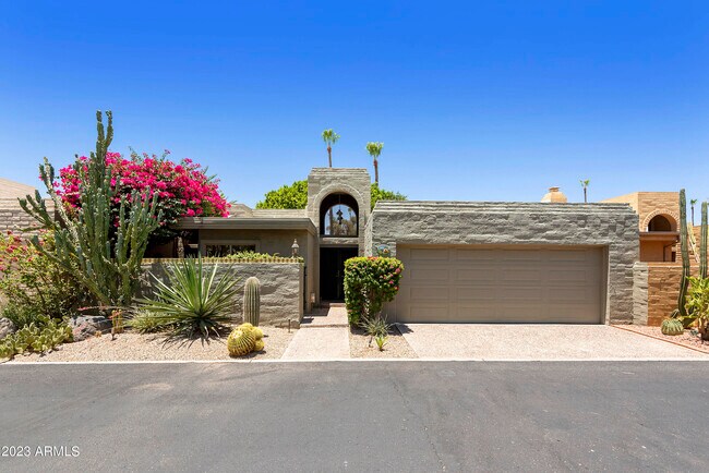 Building Photo - 7770 Camelback Rd