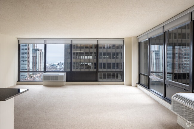 2BR, 2BA - 1,352SF - Living Room - Columbus Plaza Apartments