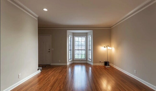 Building Photo - "Charming 2-Bed Haven on Long Boulevard - ...