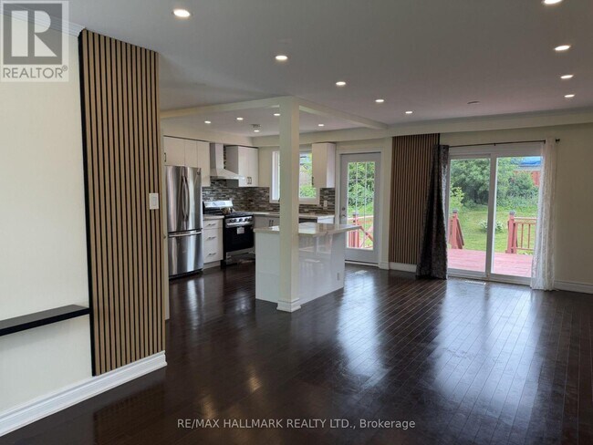 Building Photo - 41 Aurora Heights Dr