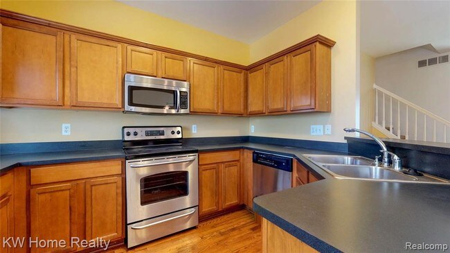 Foto del edificio - 1547 Cass Lake Rd