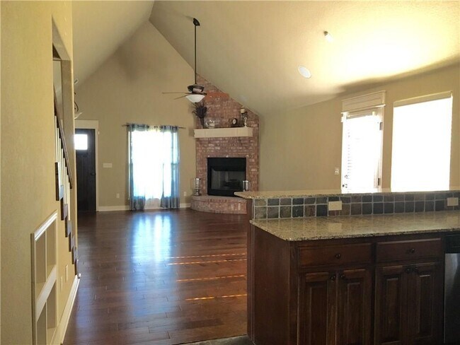 Foto del edificio - 3801 S W Capstone Ave