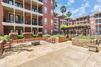 Building Photo - 2400 McCue Rd