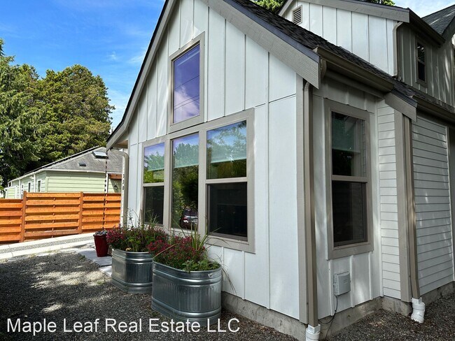 Building Photo - 2 br, 2 bath House - 330 NW 95th St