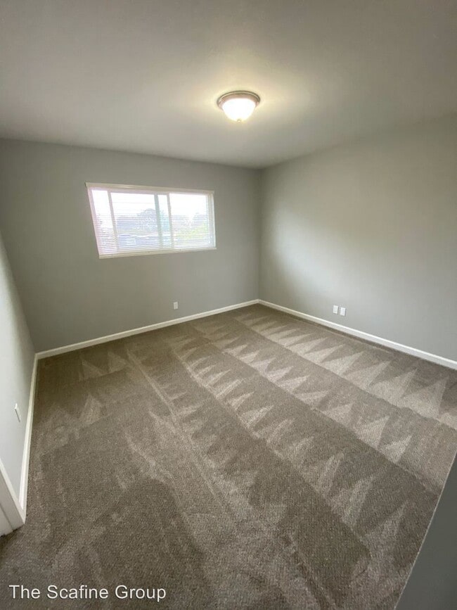 Building Photo - 400 Bermuda Dr