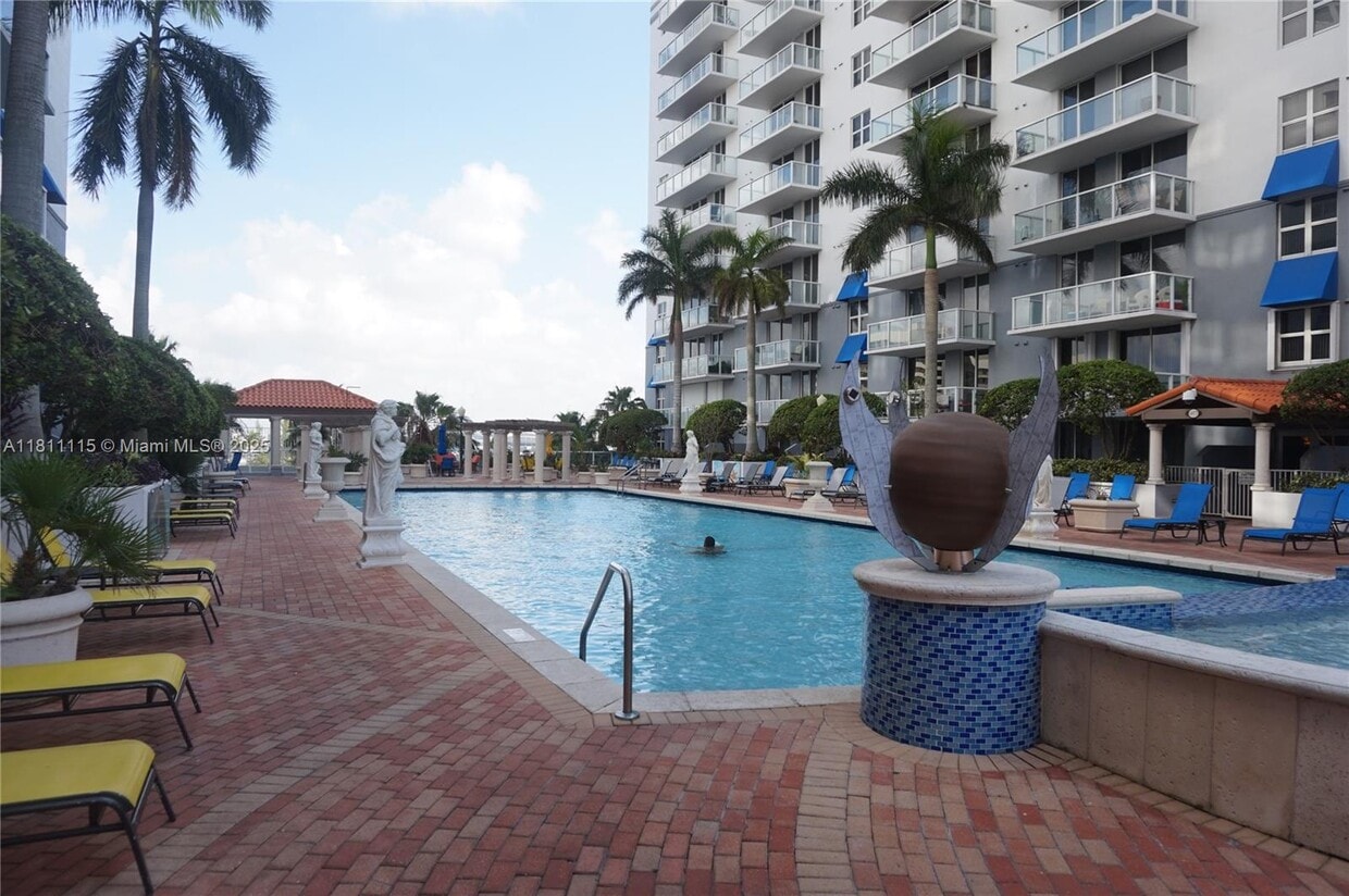 Foto principal - 5085 NW 7th St