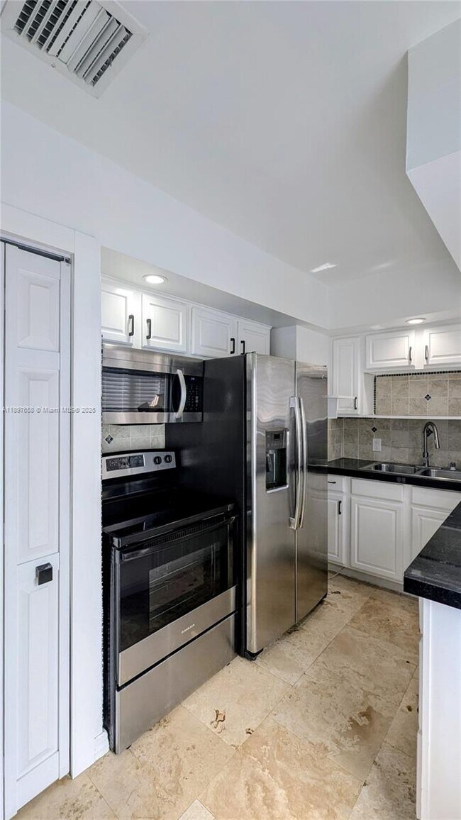 Foto del edificio - 340 NW 132nd St