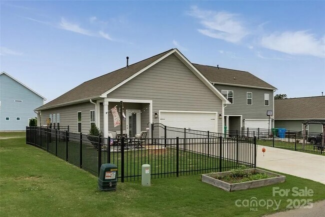 Foto del edificio - 148 Kerri Dawn Ln