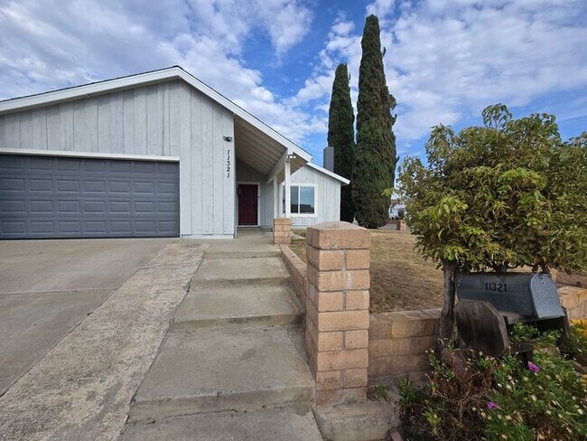 Building Photo - Spacious 3-Bedroom Home in the Heart of Mira Mesa
