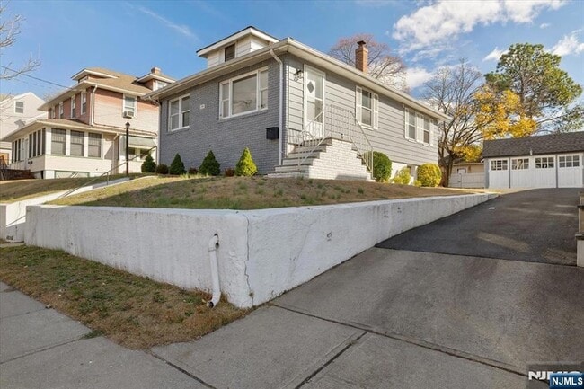 Photo - 79 Lincoln Ave House