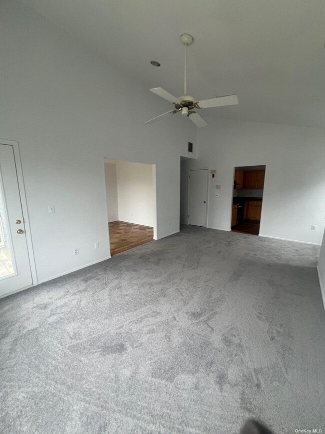 Building Photo - 814 Birchwood Park Dr
