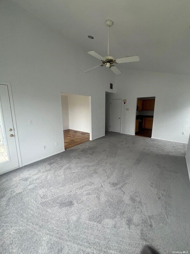 Foto del edificio - 814 Birchwood Park Dr