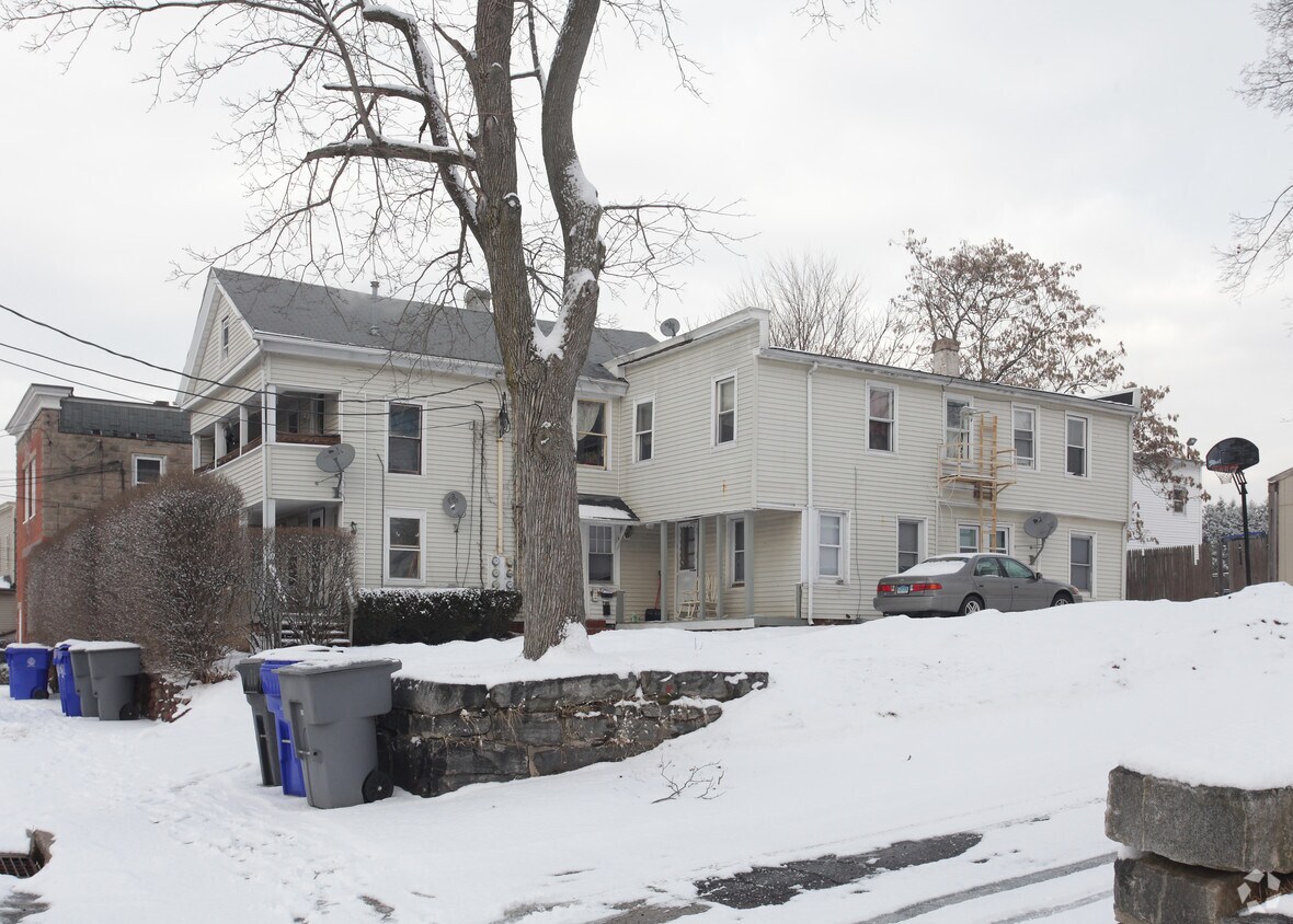 20 Pleasant St, Enfield, CT 06082 Apartments in Enfield, CT