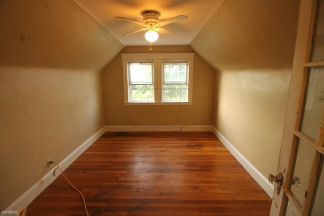 Foto del edificio - 67 Riverview Rd