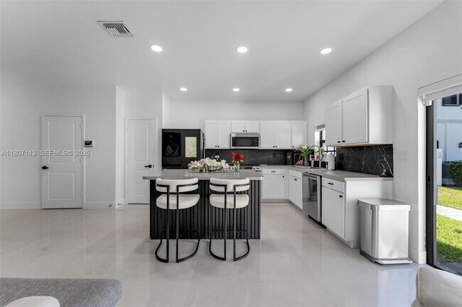 Foto del edificio - 617 SW 11th St