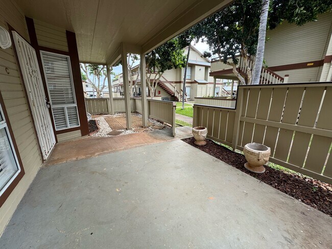 Building Photo - 91-1039-1039 Puaniu St