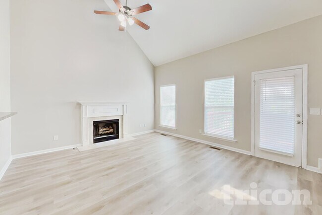 Building Photo - 1638 Zurich Dr