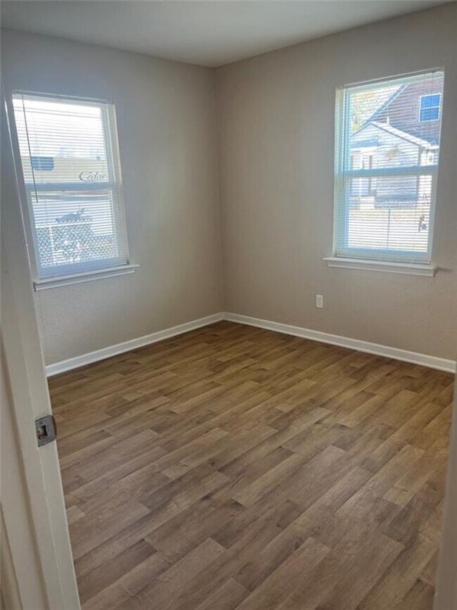 Foto del edificio - Minutes from Decatur Square 3 Bedroom 1 Bath
