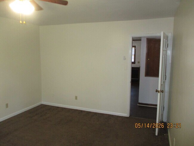 Foto del edificio - 422 Kingswood Dr