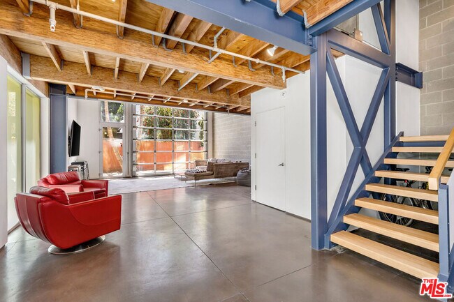 Building Photo - 2112 Narcissus Ct