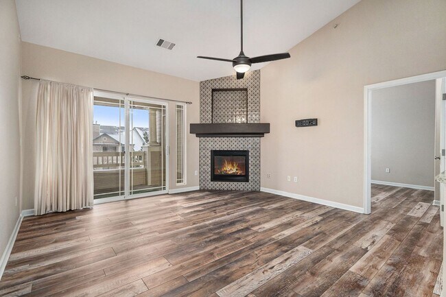 Foto del edificio - Updated 2 Bed 2 Bath Condo with One Car Garage in Littleton!