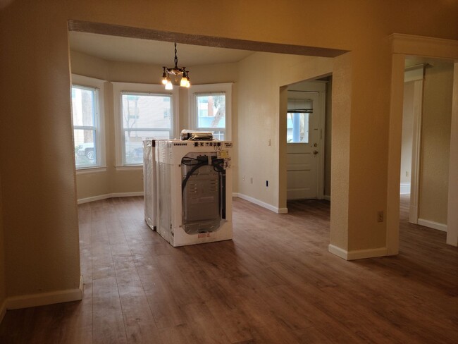 Foto del edificio - Downtown Sacramento 3 Bed, 1 Bath, 1275 sf...