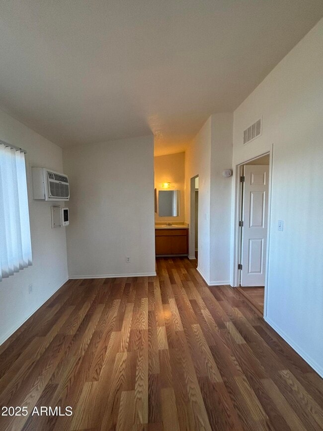 Building Photo - 1200 Lanny Ave