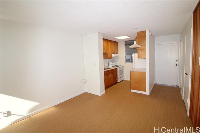 Building Photo - 1025 Kalo Pl
