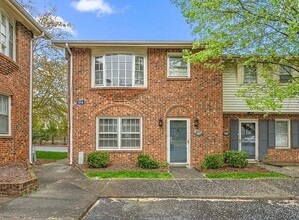 Building Photo - 514 Peele St