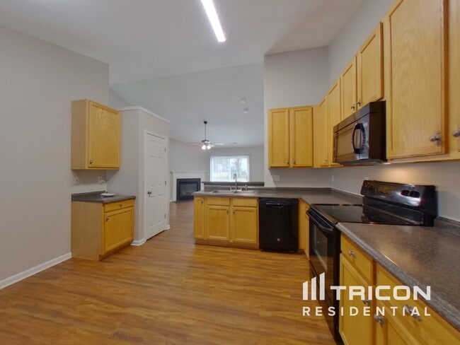 Building Photo - 4029 Evelyn Ave
