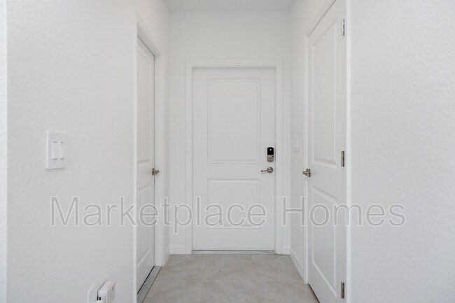 Building Photo - 2868 Riverfield Rd