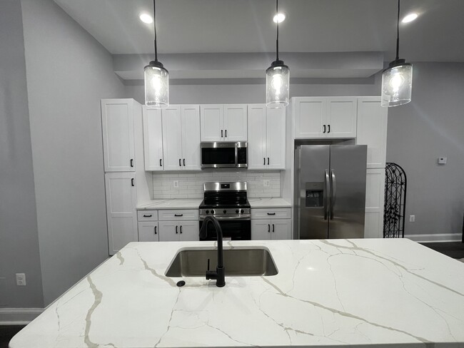 Kitchen - 621 N Calhoun St