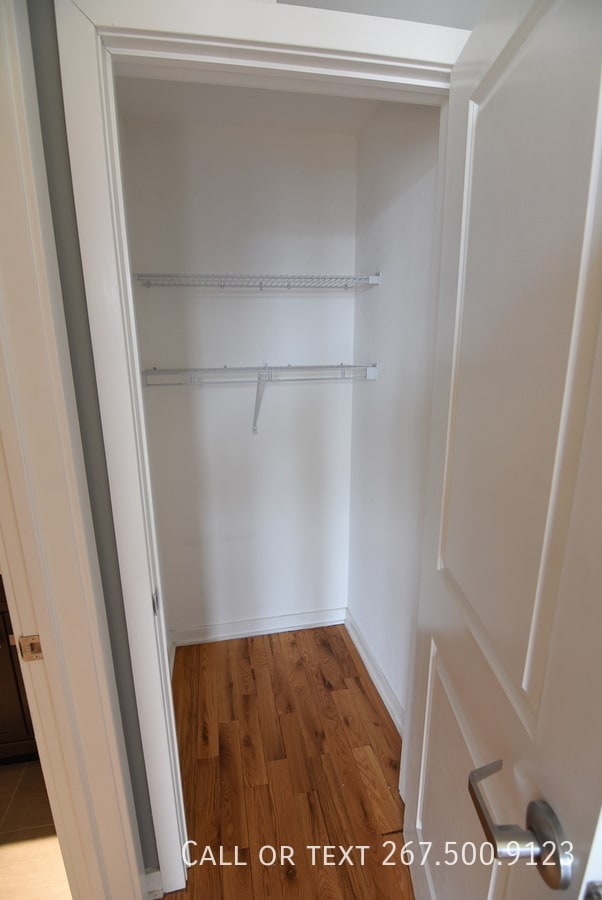 Building Photo - 533 Budd St