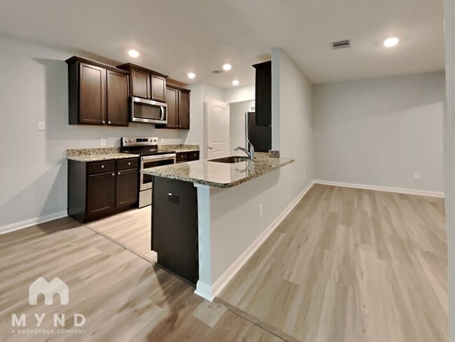 Foto del edificio - 8422 Rayburn Rd