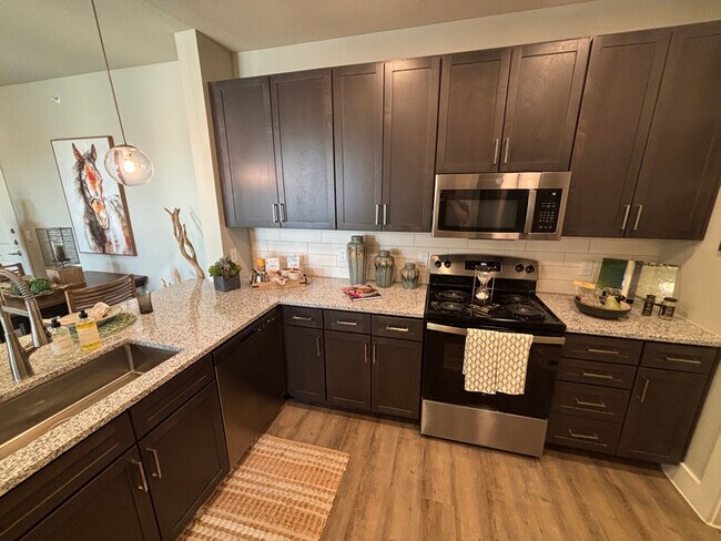 Foto del edificio - 425 El Rio St