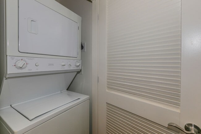 Photo - The Brownstones At Englewood South Apartment