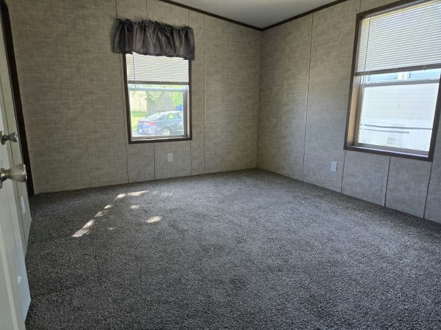 Building Photo - 15 N Roxbury Dr