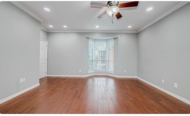 Building Photo - 2255 Braeswood Park Dr