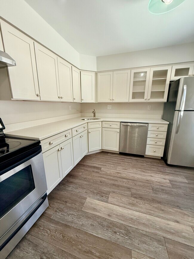 Building Photo - 135 Village Square Dr