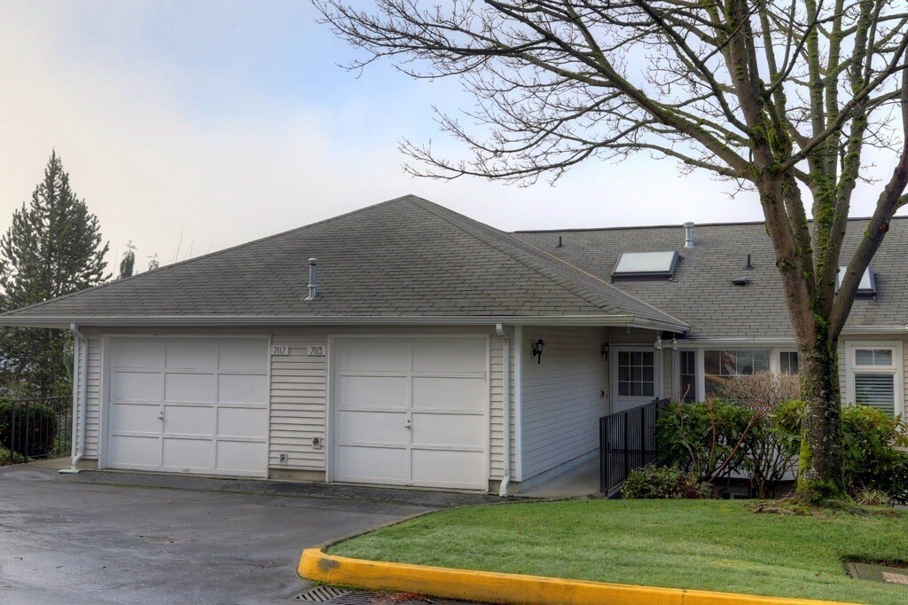 7113 134th Ct SE, Newcastle, WA 98059 Townhome Rentals in Newcastle