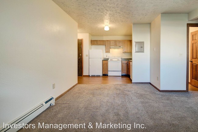 Building Photo - 525 22nd Ave NW