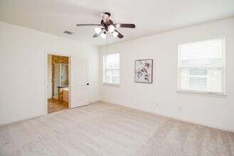 Building Photo - 6410 Papaya Bend Dr