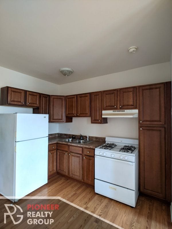 Building Photo - 2600 N Kimball Ave