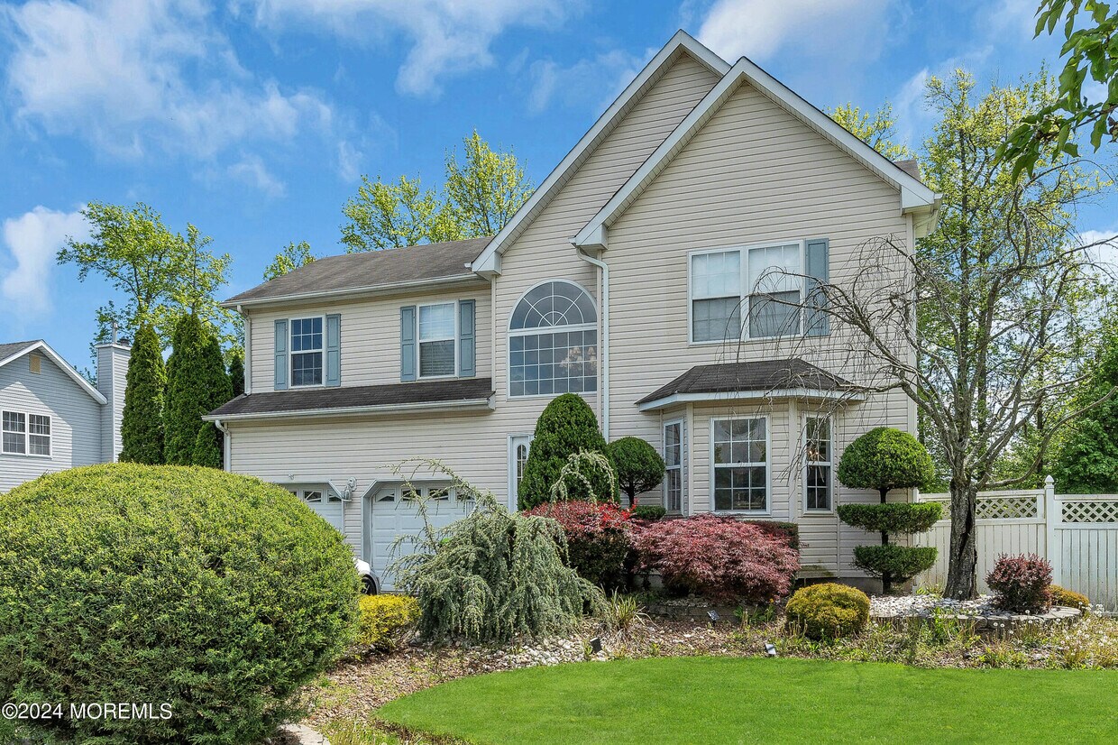 2 Katelyn Ct, Matawan, NJ 07747 House Rental in Matawan, NJ