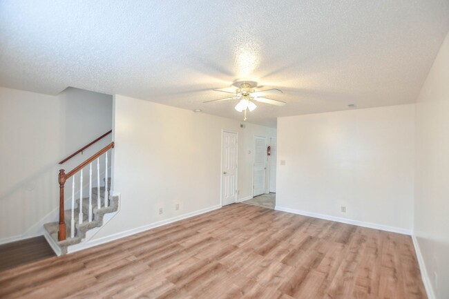 Foto del edificio - Pet Friendly Two Bedroom!